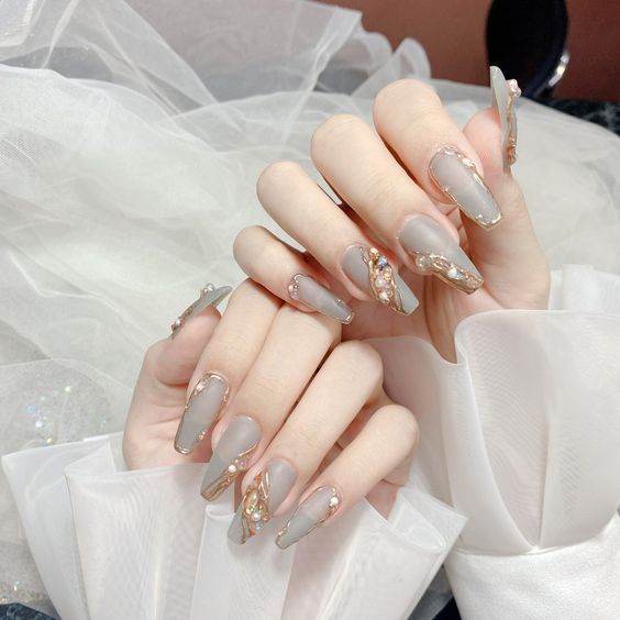 Vài mẫu nail đẹp tôn da sáng theo màu mới làm cho chị em ...